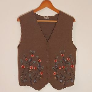 Vintage sweater vest with embroidery